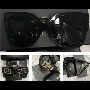 VERSACE STUNNING BLACK SQUARE FRAME SUNGLASSES WITH DRAMATIC GOLD GRECA LOGO Versace | Accessories | Versace Stunning Black Square Frame  main image 3